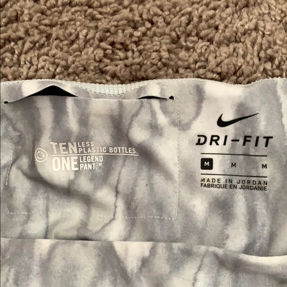 Nike Leggings - Picture 3 of 3